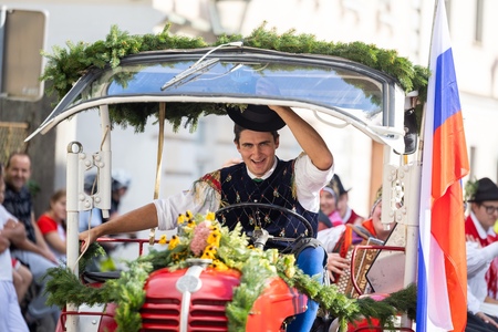 52. Dnevi narodnih noš_povorka (40)